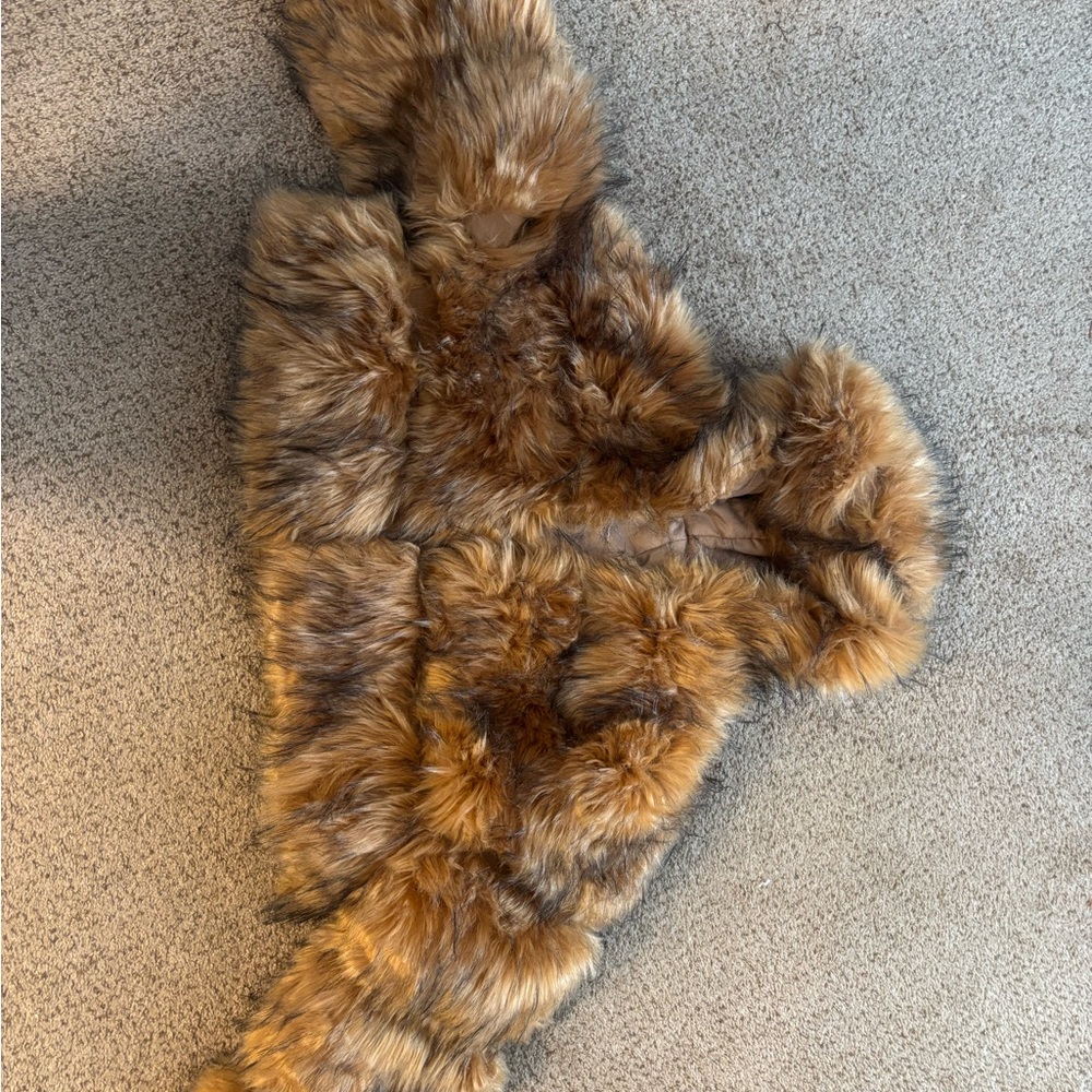 Women Faux fur hooded crop coat
